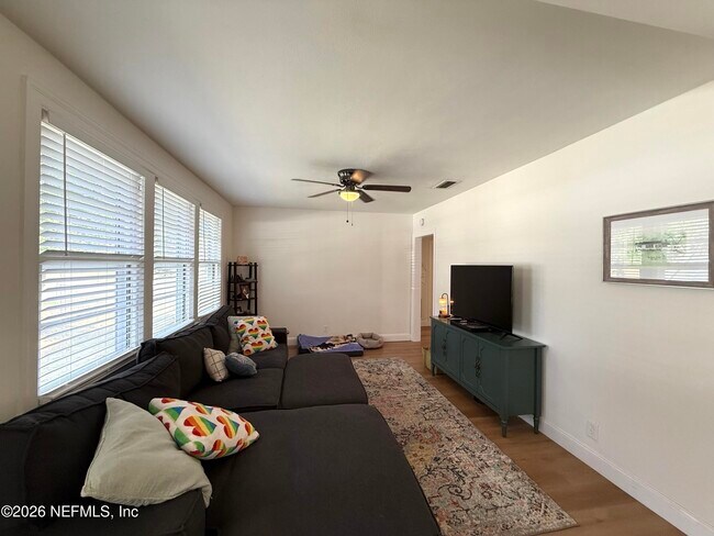 Building Photo - 5352 Appleton Ave