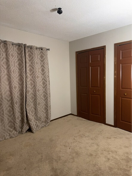 Building Photo - 11898 Tulip St NW