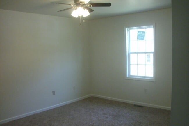 Building Photo - 5808 Red Oak Rd