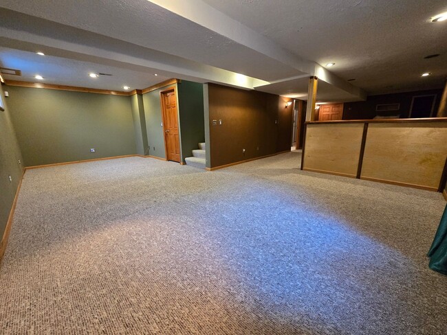 Building Photo - Beautiful 4 bedroom home in Normal!