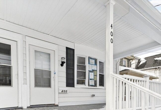 Building Photo - 398-400 N. Maple Ave