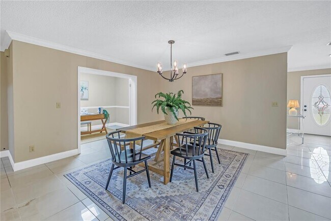 Building Photo - 2267 Heron Cir