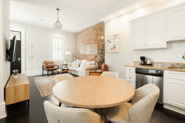 Building Photo - 1354 Broadway-SI ID1056136P