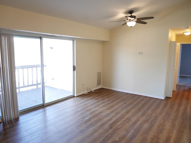 Building Photo - Roomy Two Bedroom Condo- Glen Burnie, MD