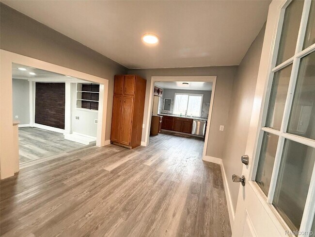 Building Photo - 20500 McKishnie St