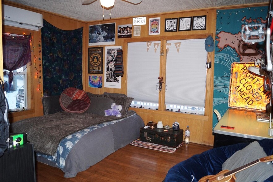 Building Photo - 165 Old Bristol Rd