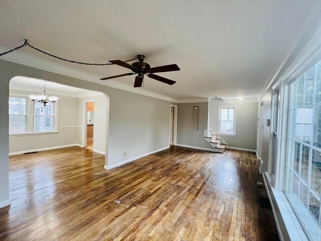 Building Photo - Bluestone Charm