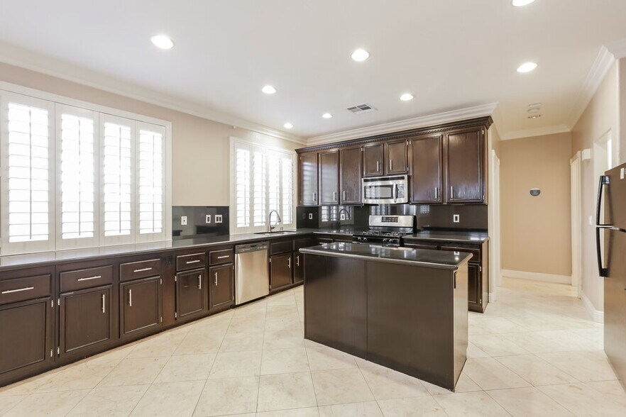Building Photo - 6558 Candy Apple Cir