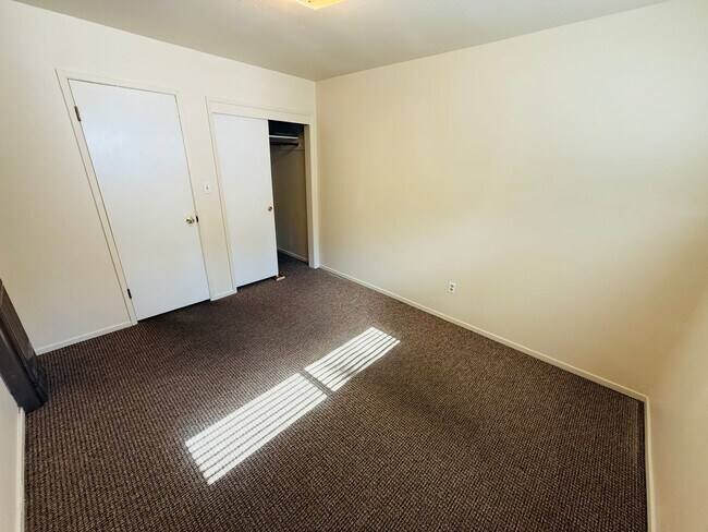 Building Photo - 2505 Kubel Ave