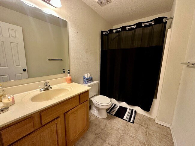 Building Photo - 301 Carmel Valley Way