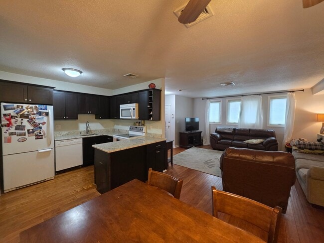 Building Photo - 620 Boston Ave