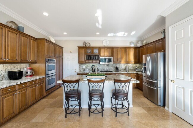 Building Photo - 60602 Juniper Ln