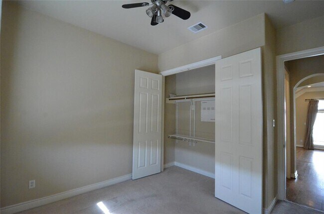 Building Photo - 9006 Harbor Hills Dr