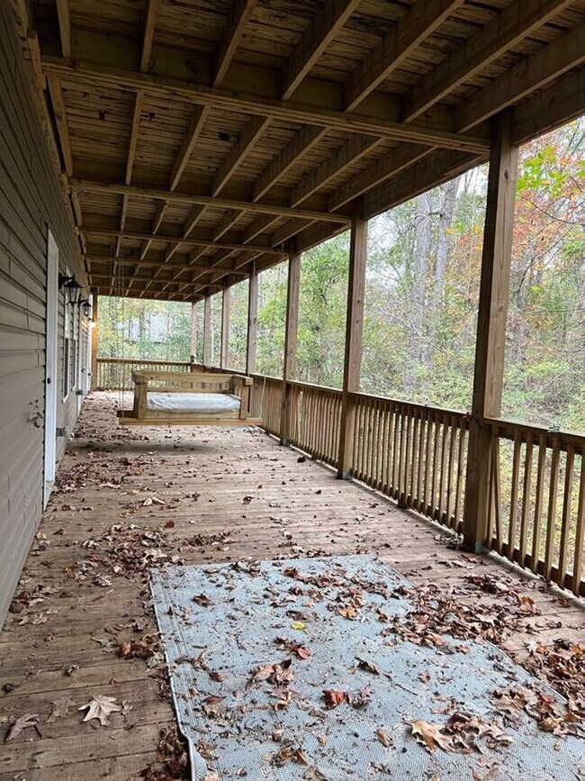 Building Photo - Updated Duplex in Auburn!