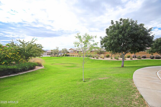 Building Photo - 1709 Grenadine Rd