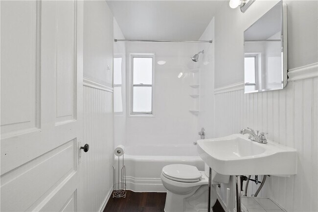 Building Photo - 2322 Patterson St