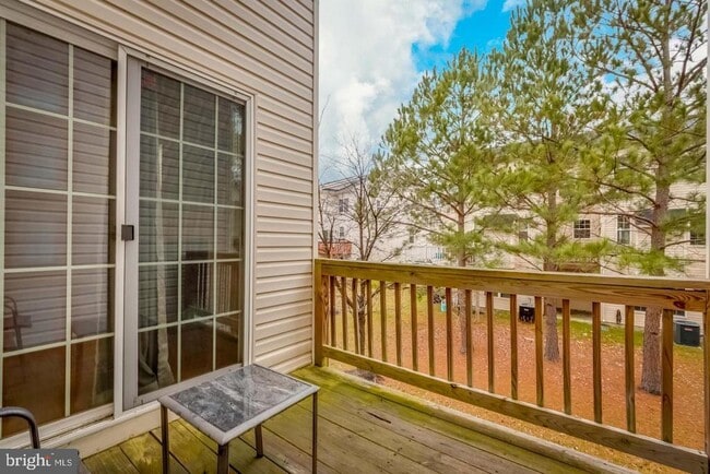 Building Photo - 7349 Mockingbird Cir