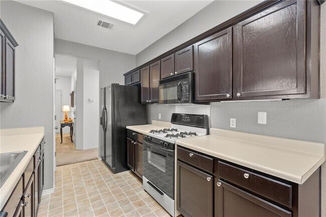 Building Photo - 601 Paso Fino Trail