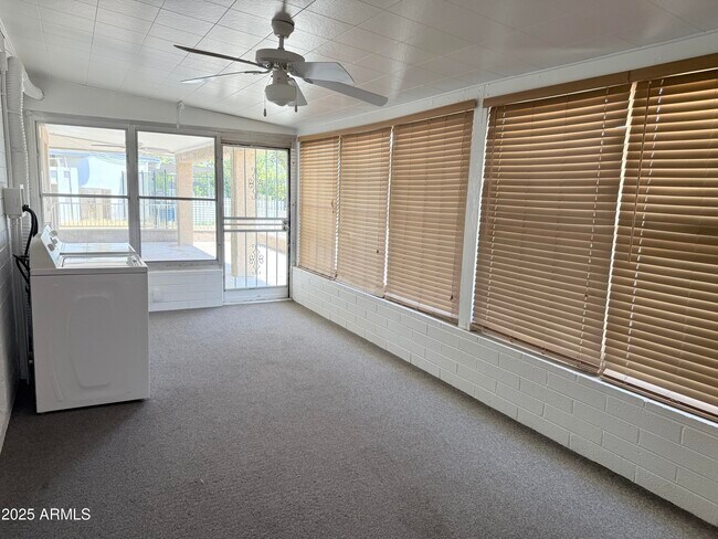 Building Photo - 12247 N Cherry Hills Dr W