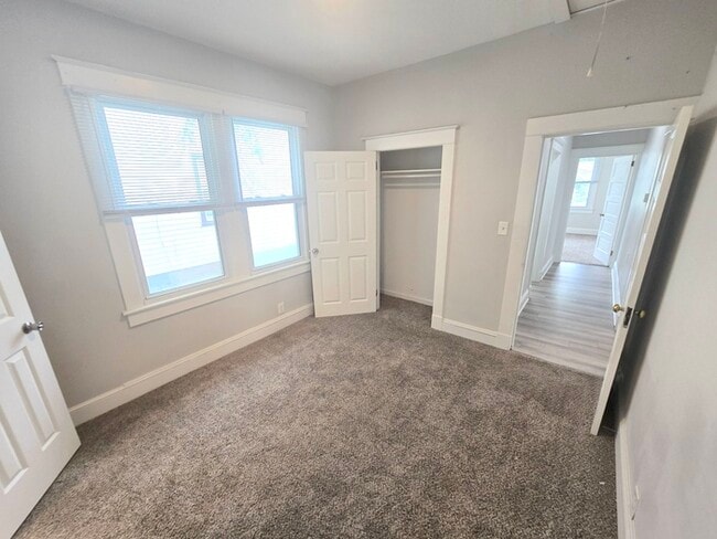 Building Photo - RENOVATED 3 BEDROOM HOME FOR RENT IN OAKWO...