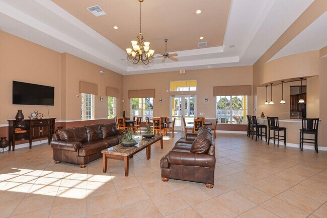 Building Photo - 9756 Palm Breezes Dr