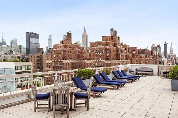 Building Photo - 520 W 23 St