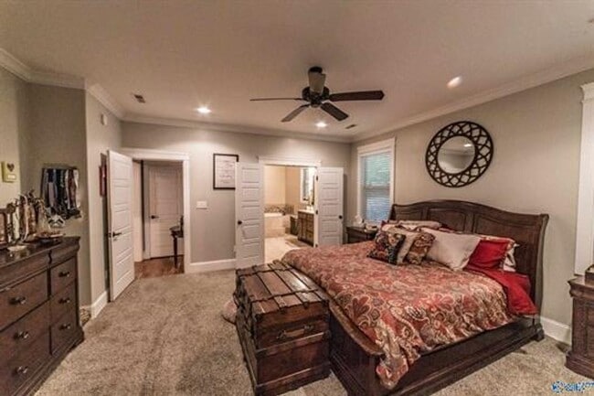 Building Photo - 1716 NE Wellman Ave