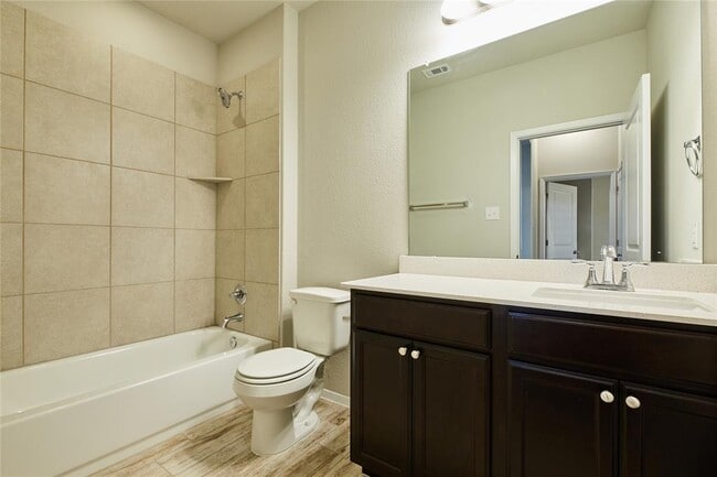 Building Photo - 303 Trailside Ln