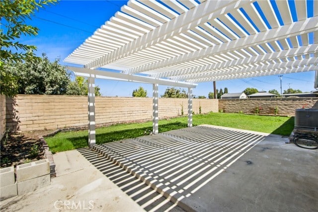 Building Photo - 18543 Adivino St