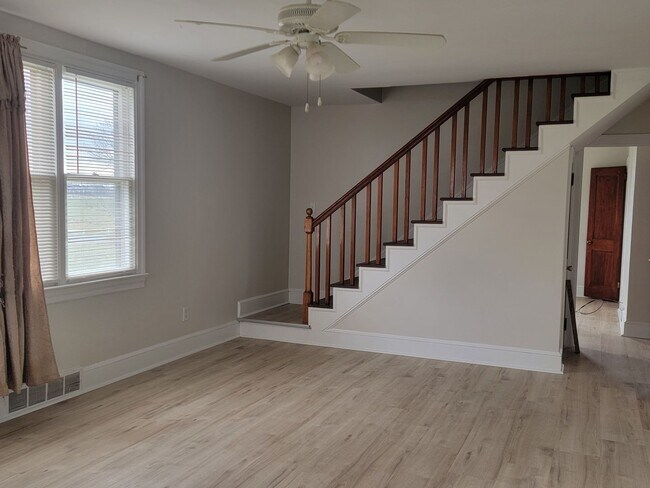 Building Photo - 1111 Bayview Rd