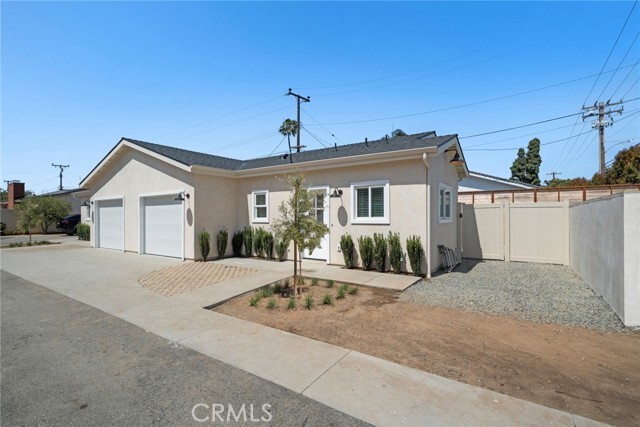 Building Photo - 1637 Irvine Ave