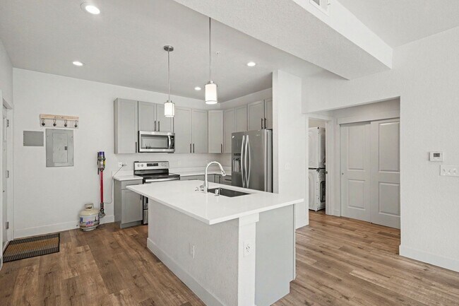 Building Photo - 14936 E Hampden Ave
