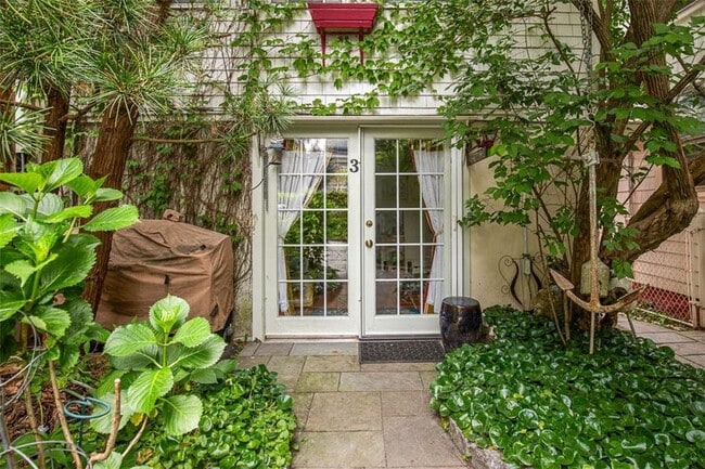 Building Photo - 74 3rd St