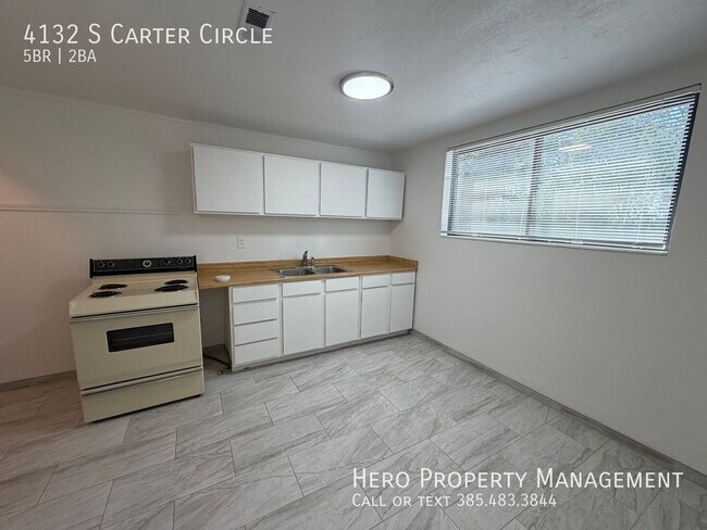 Building Photo - 4132 S Carter Cir