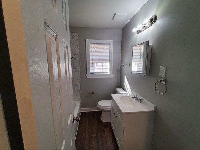 Building Photo - 3575 Kensett Dr