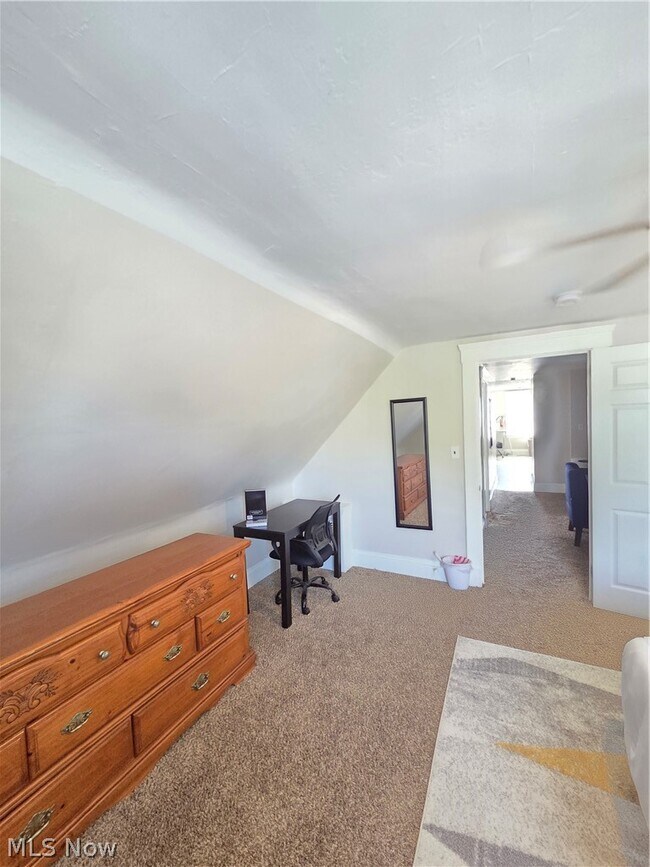 Building Photo - 1450 E 110th St