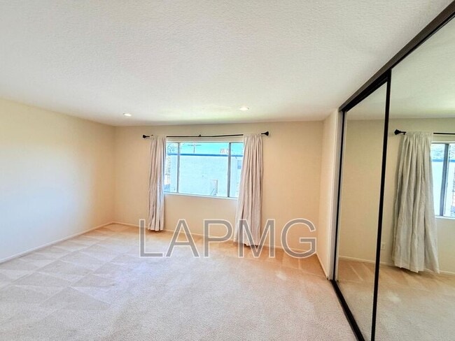 Building Photo - 12251 Moorpark St