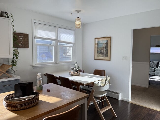 Building Photo - Charming 2 Bedroom Home in Prime Lititz Location - Attached Garage & Large Unfinished Basement