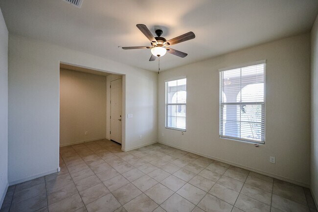 Building Photo - 4 Bedroom + Den in Foothills at Northpointe