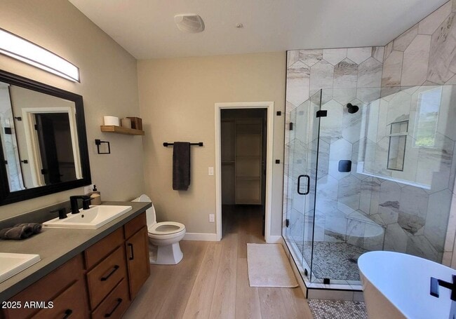 Building Photo - 6119 E Knolls Way N