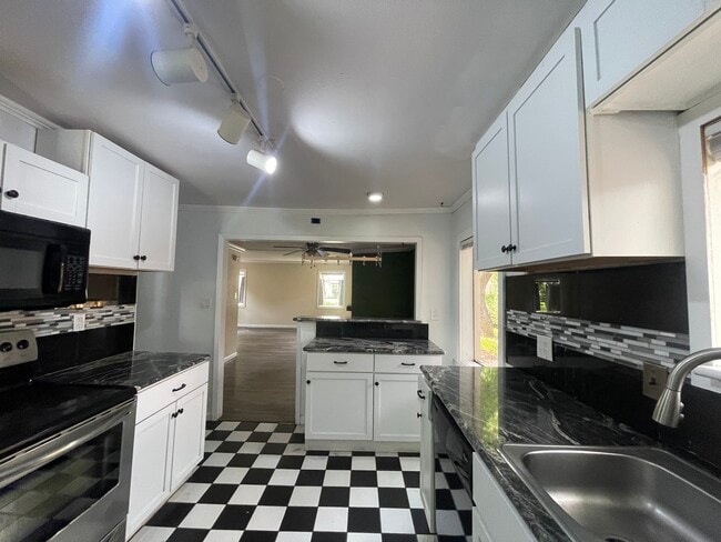Building Photo - 3610 Gramercy St