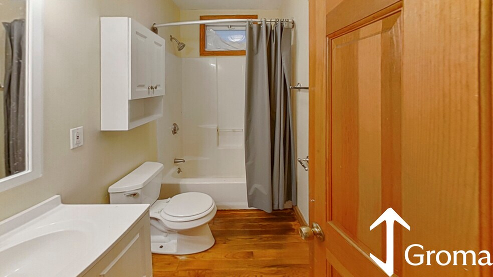 Building Photo - 6 Carmel St