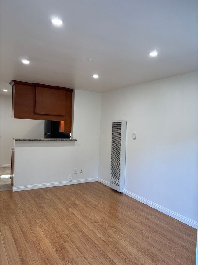 Building Photo - Tyler, 1111