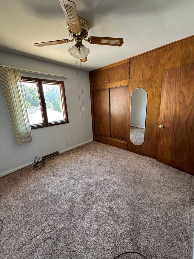 Building Photo - 2541-2543 Edgemont
