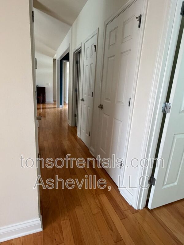 Building Photo - 18 Spelter St