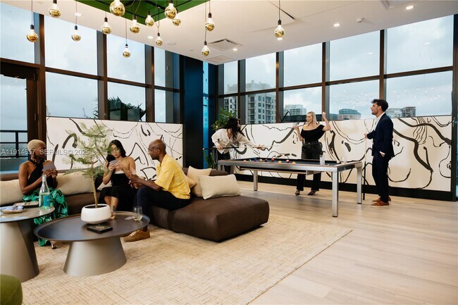 Building Photo - 307 SW 5th St