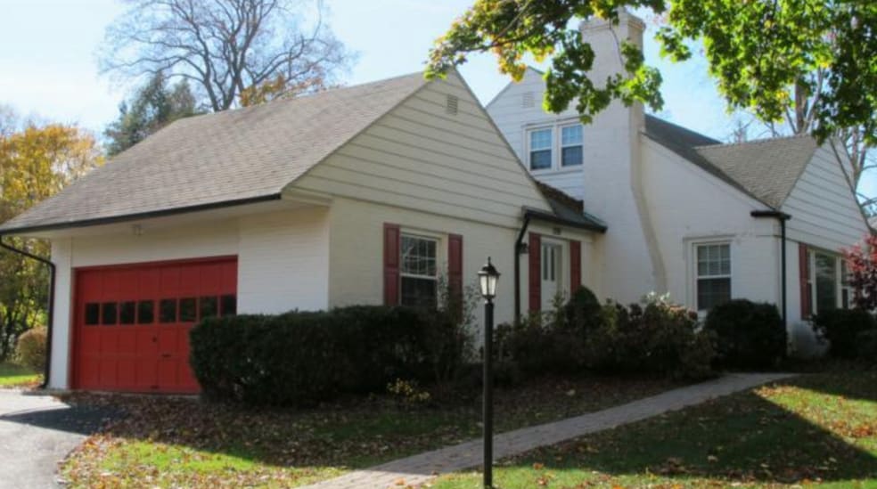 Building Photo - 106 E Brookhaven Rd