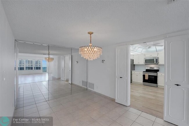 Building Photo - 3500 Galt Ocean Dr