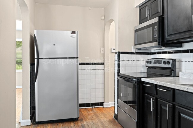 Building Photo - 2019 Raven Dr