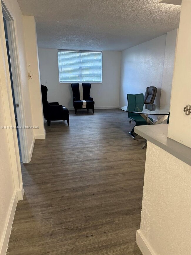 Building Photo - 2903 N Miami Beach Blvd